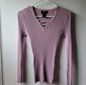 Contemporary lace-up long sleeve